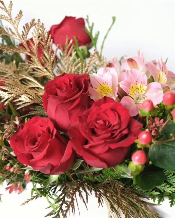 Christmas Table Flowers - Red and Gold