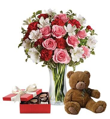 It Looks Like Love Flower Bouquet